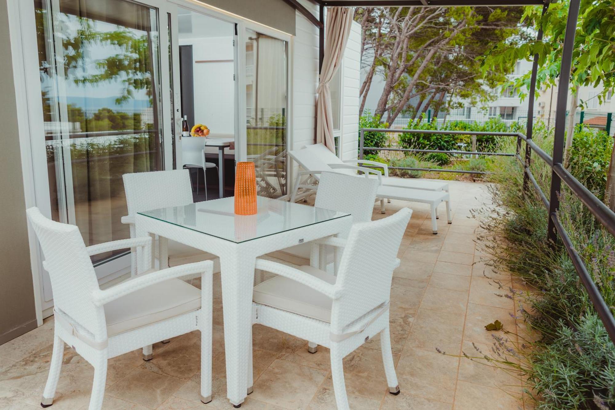 Poseidon Mobile Home Resort Макарска Экстерьер фото