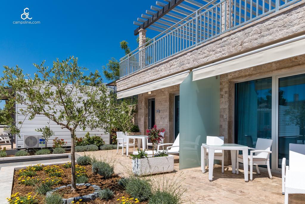 Poseidon Mobile Home Resort Макарска Экстерьер фото